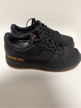 Nike Black GORE-TEX Low-Top Sneakers with Gum Outsole